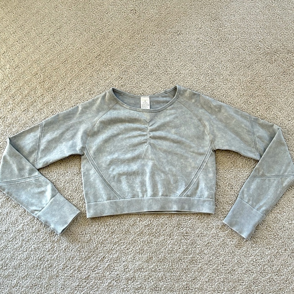 BRAND NEW GRAY ACID WASH ACTIVE CROP TOP LONG SLEEVE!🏁 SIZE MEDIUM